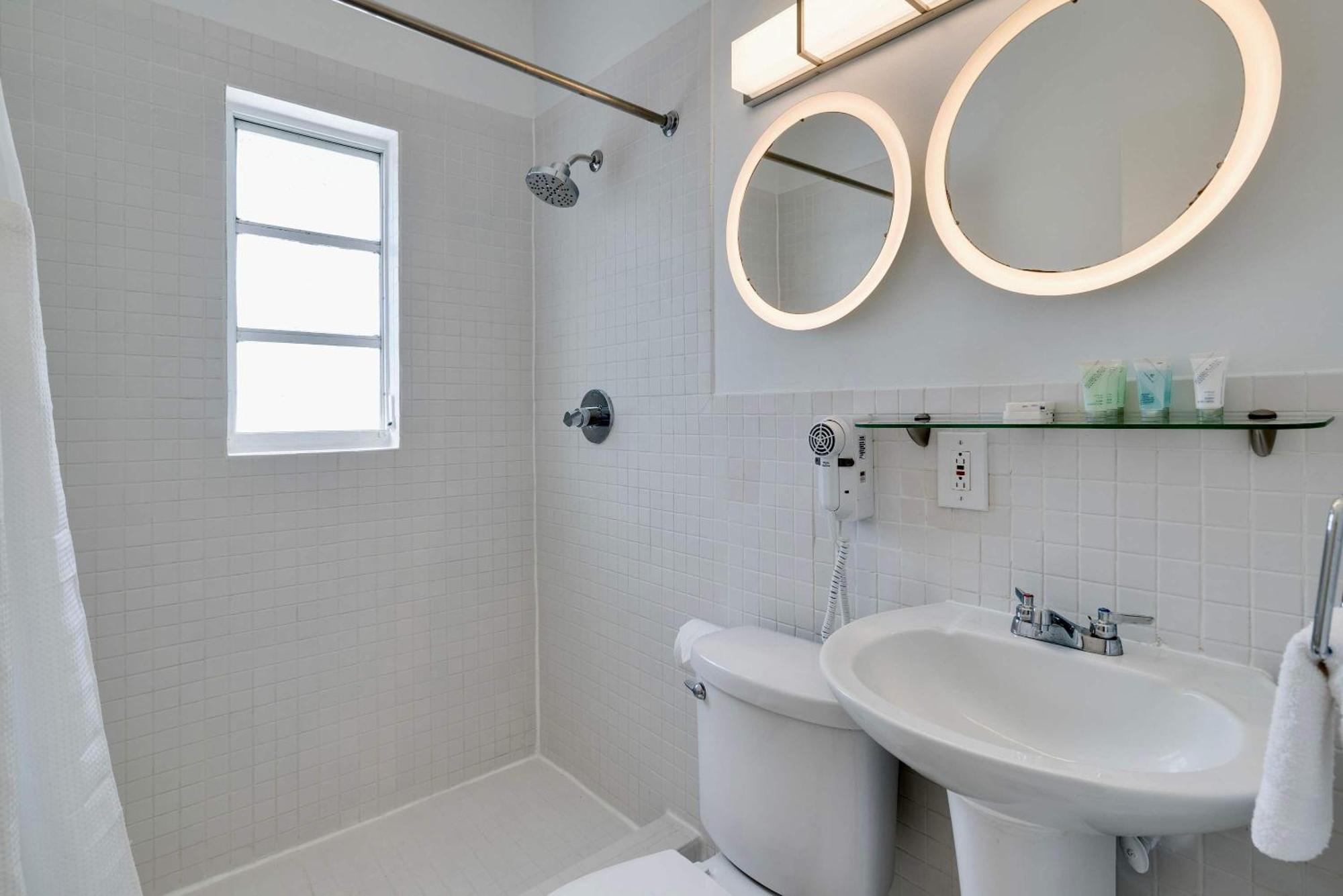 Holiday home Location By The ! Free Wifi - Tv - Amenities 103 *