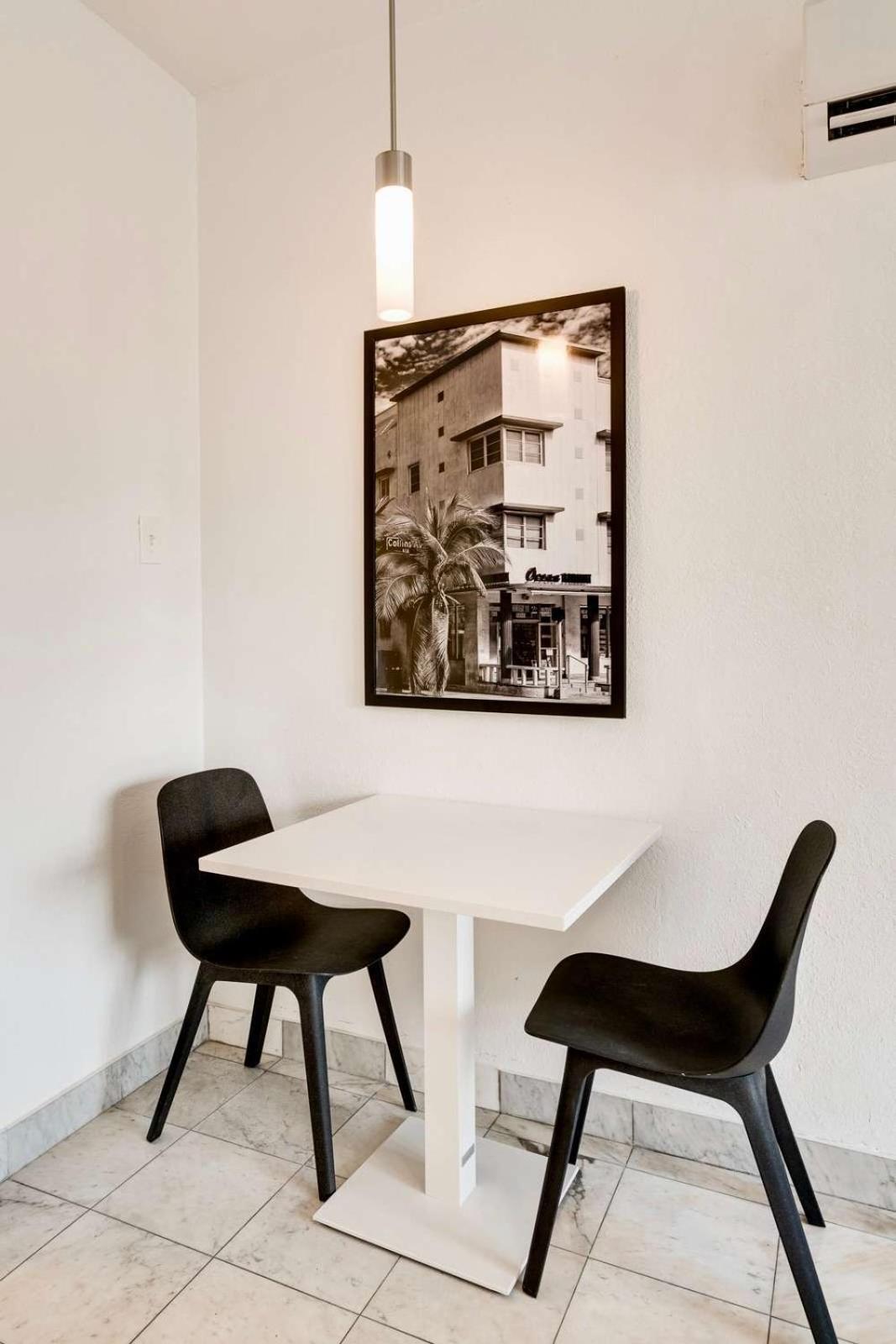 Location By The ! Free Wifi - Tv - Amenities 103 Holiday home *