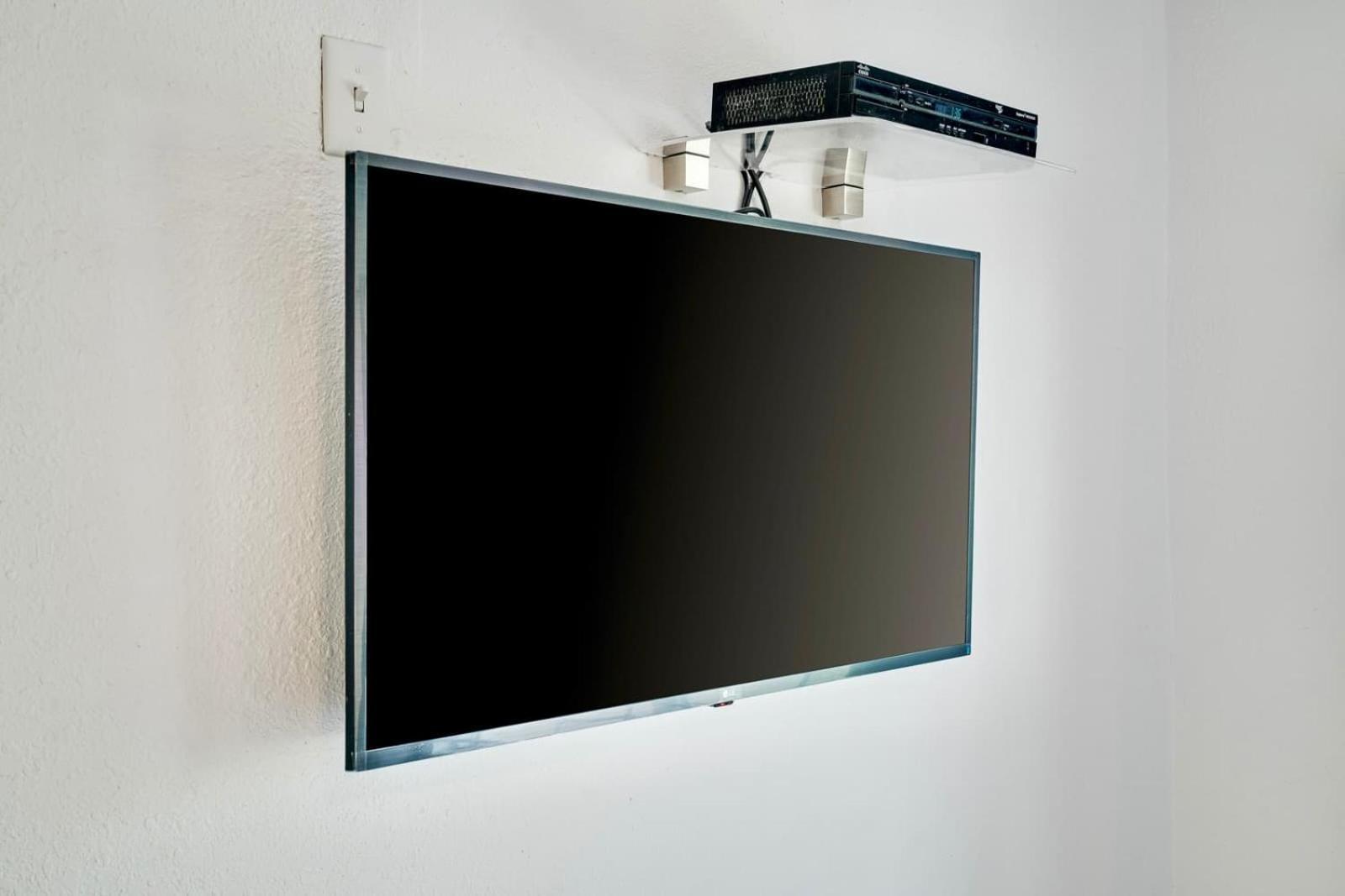 Location By The ! Free Wifi - Tv - Amenities 103 * Miami Beach