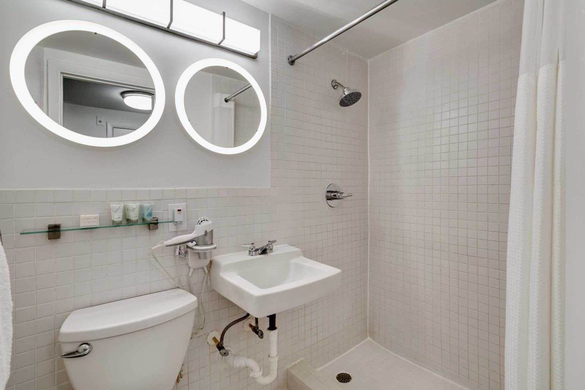 Holiday home Location By The ! Free Wifi - Tv - Amenities 103