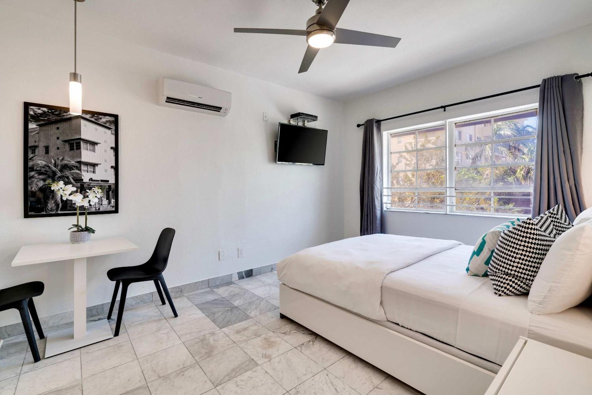 Location By The ! Free Wifi - Tv - Amenities 103 Holiday home Miami Beach